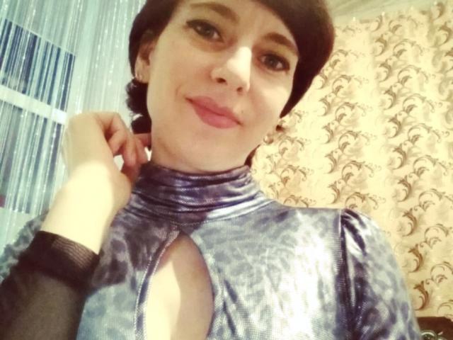 DiamondLeona - Sexe cam en vivo - 10297747