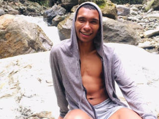 AaronGomez - Live sexe cam - 10307815