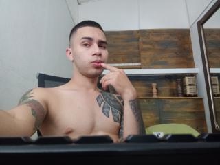 AnthonyMercer - Live porn & sex cam - 10326087