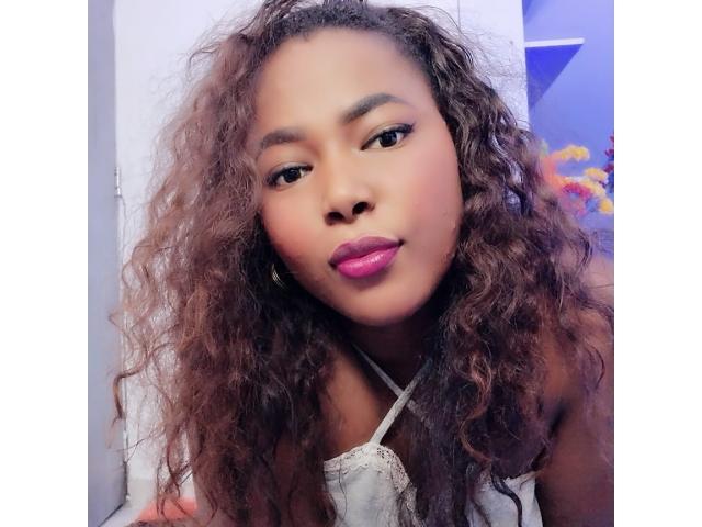 EmiraHot - Live sex cam - 10347679