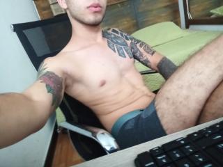 AnthonyMercer - Live sex cam - 10348975