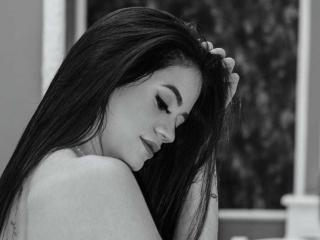 JuliaSanders - Live sex cam - 10398255