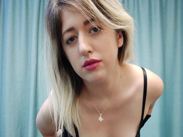 SweetDeliaa - Sexe cam en vivo - 10404655