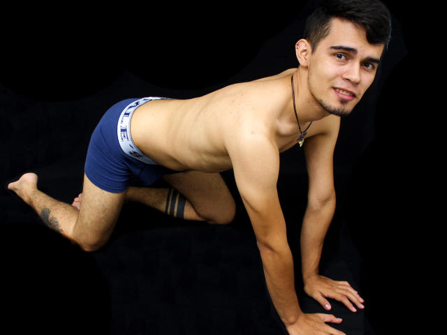 LoganSamuels - Live sexe cam - 10420643