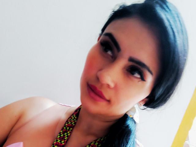 KylieAllen - Live sex cam - 10421815