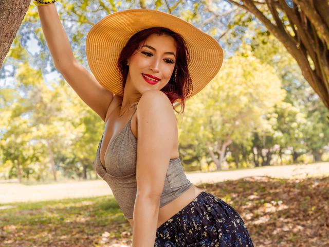 AlissaBrown - Live Sex Cam - 10456027