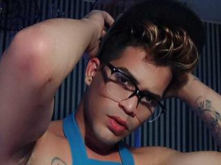 AronSexy69 - Live porn & sex cam - 10525727