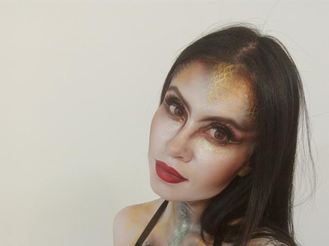 KylieAllen - Live sex cam - 10545447