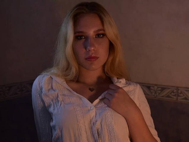 CrystalAmber - Live sex cam - 10577947