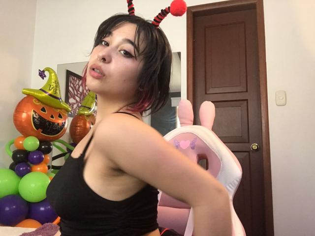 ChloeLavigne - Live Sex Cam - 10601983
