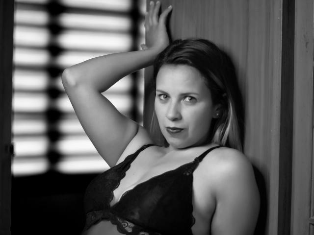MariamBellow - Live porn &amp; sex cam - 10611679