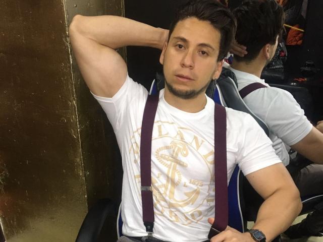 CornelioHot - Live sex cam - 10617659