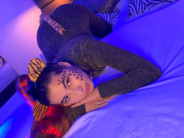 RoseMiler - Live sex cam - 10629623