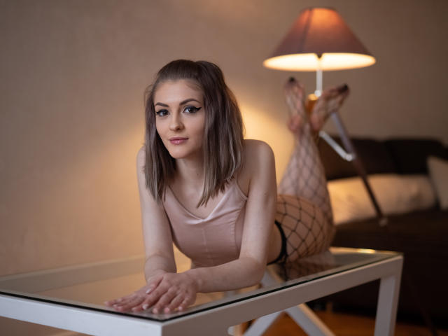 ElsaFontain - Live porn &amp; sex cam - 10657767