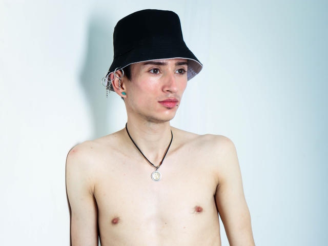 DominikHot - Live Sex Cam - 10670639