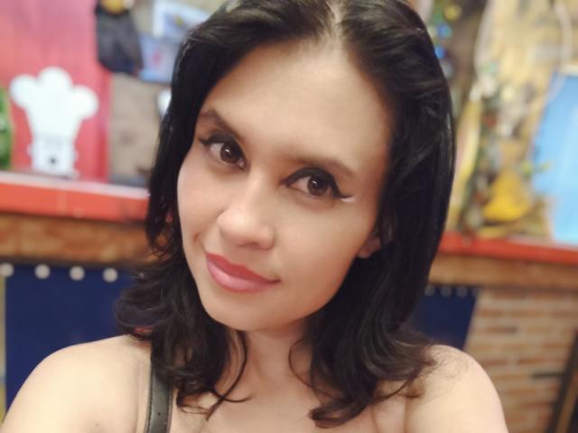 KylieAllen - Live Sex Cam - 10683759