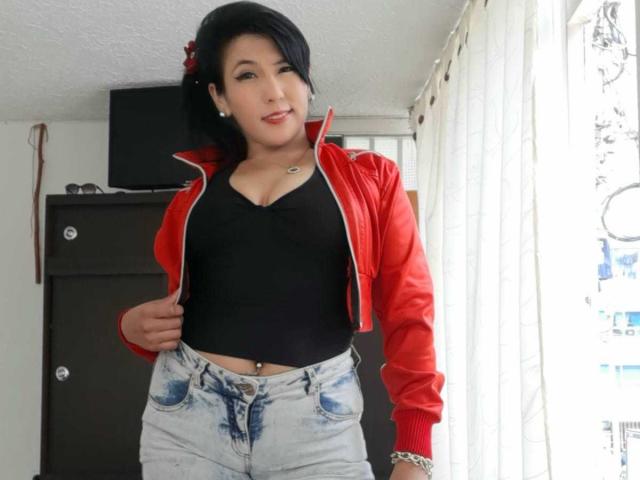 GiselleLacout - Live Sex Cam - 10690815