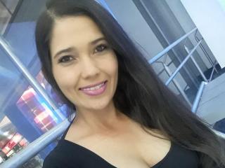 EmilyRouseHoty - Live sexe cam - 10741011