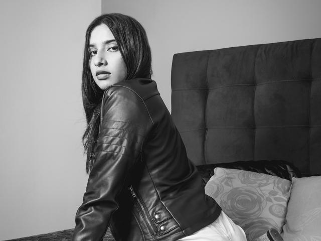 ErikaSweetX - Live Sex Cam - 10785683