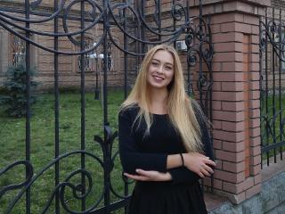 LaurieOhRose - Live sex cam - 10798215
