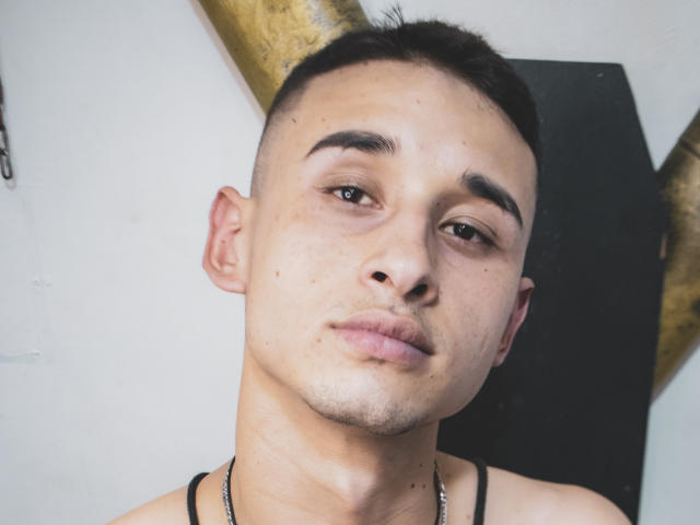 LucasHorny - Sexe cam en vivo - 10814251