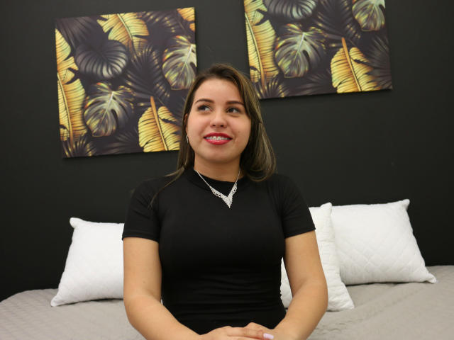 MartinaYoung - Sexe cam en vivo - 10842315