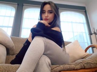 LindaFerrari - Live porn & sex cam - 10860779