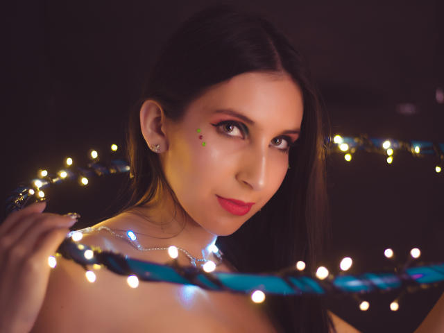 AlannaClark - Live Sex Cam - 10880451