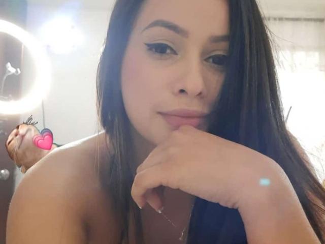 EmilyParkerr - Live sex cam - 10884787