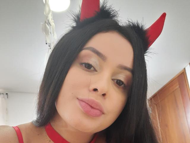 EmilyParkerr - Live porn &amp; sex cam - 10884799