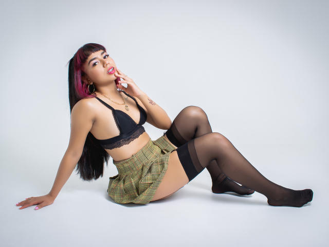 IsaCastro - Live sex cam - 10908263