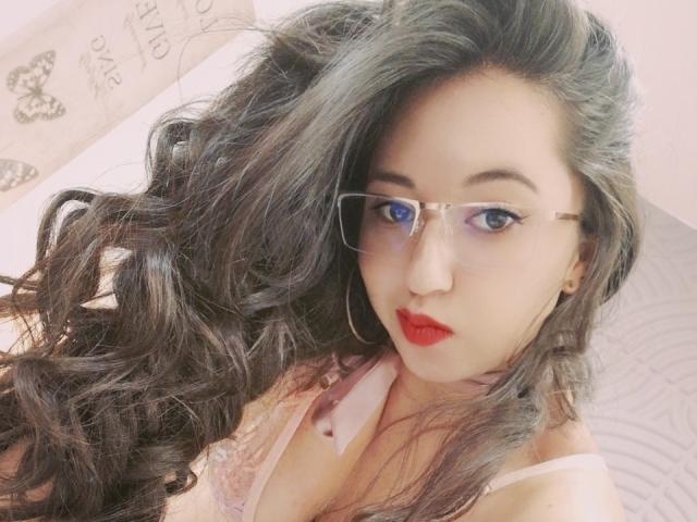 IsabellaWang - Live sex cam - 10911035