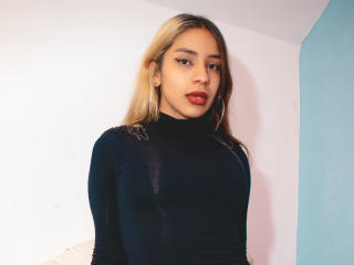 MichelleMoretti - Live Sex Cam - 10923567