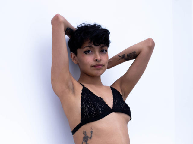 PrettyBeatrice - Live sex cam - 10930075