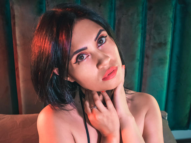 KylieAllen - Live sex cam - 10948675