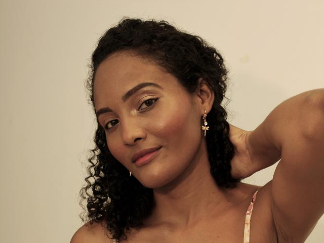 MeganGil - Live sex cam - 10956823