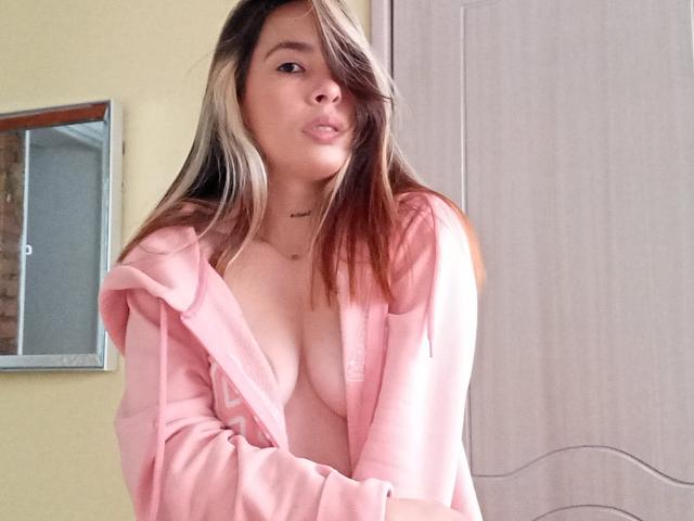 ValentinaSwift - Live Sex Cam - 10972651