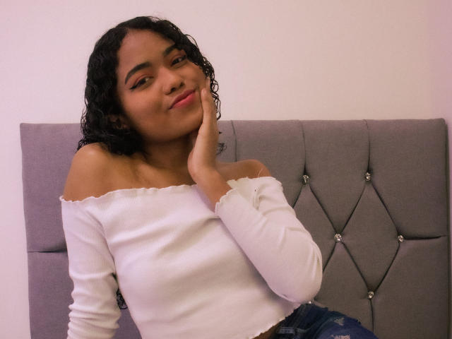 VanesaBukr - Élő pornó és szexkamera - 11008847