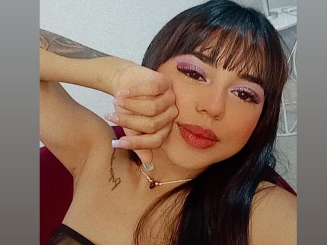 IsaCastro - Live sex cam - 11022279