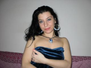 DollBlue - Show live sexy with this muscular body 18+ teen woman 
