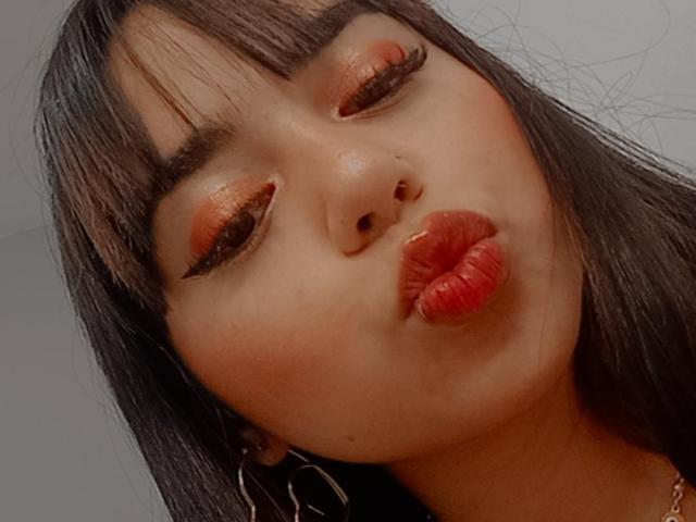 IsaCastro - Live sex cam - 11060819