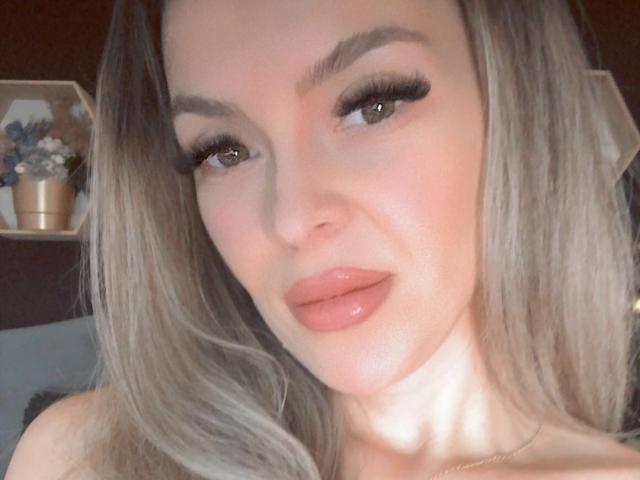 SophieDeee - Live sex cam - 11074234