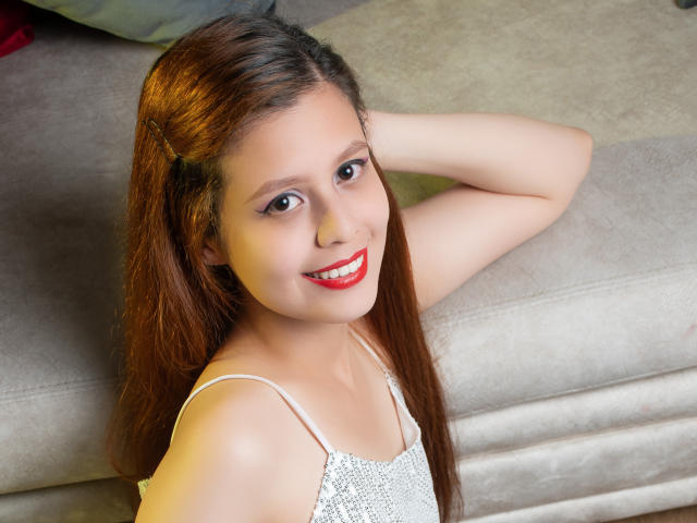 EmiilyRogers - Live Sex Cam - 11091830