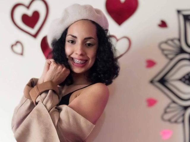 MoniqueCurlz - Live sex cam - 11400783