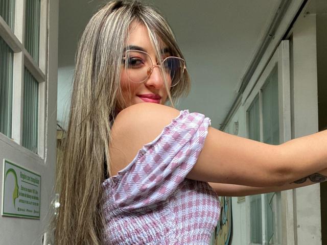 SabrinaMontana - Live sex cam - 11403867