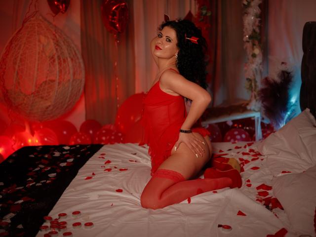 GiulyMystique - Live porn &amp; sex cam - 11419016