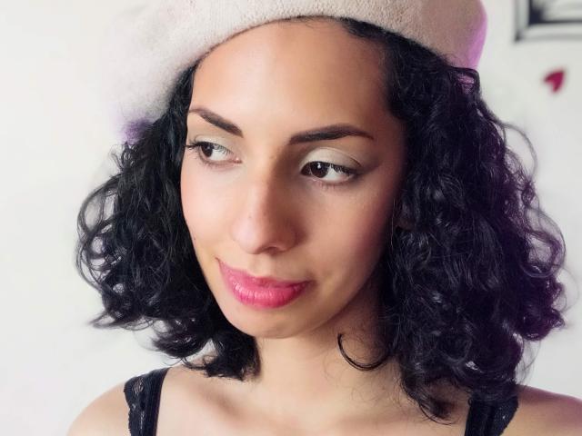 MoniqueCurlz - Live sex cam - 11422620