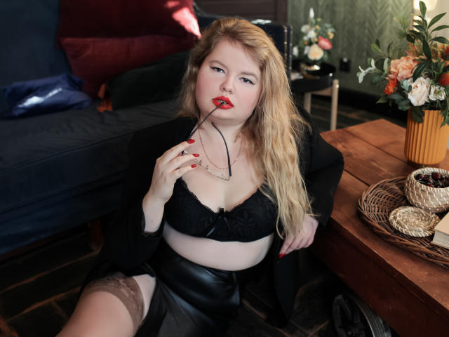 LisaTurnier - Live sex cam - 11510000