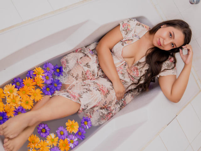 ColeteAlbert - Live Sex Cam - 11530800