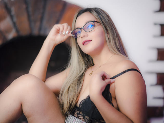 AbrilClark - Live sex cam - 11537848